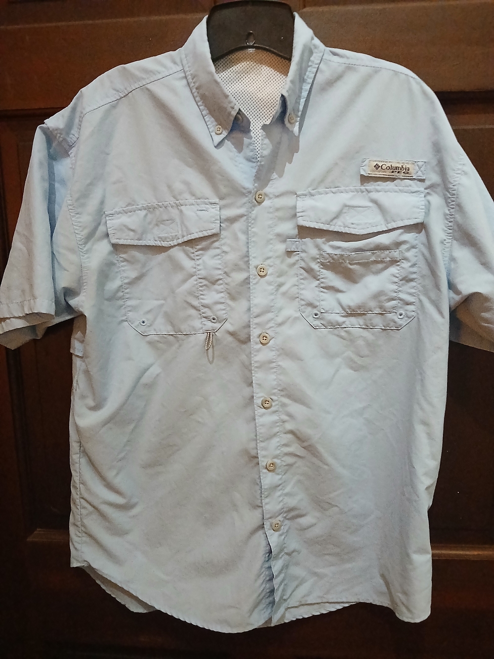 Columbia Men’s Light Blue Short Sleeve Button-Down Fishing Shirt
